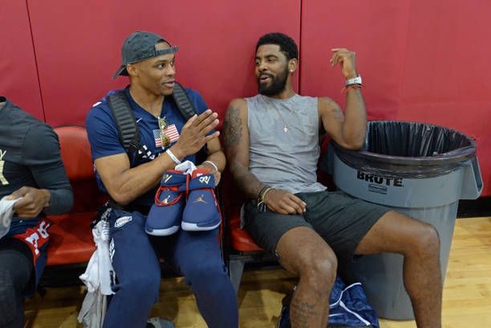 讨论那不勒 讨论那不勒